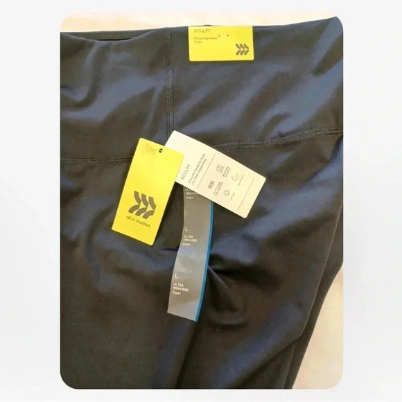 All In Montion NWT Ultra High  Rise Black Capri Size Large - Picture 5 of 8